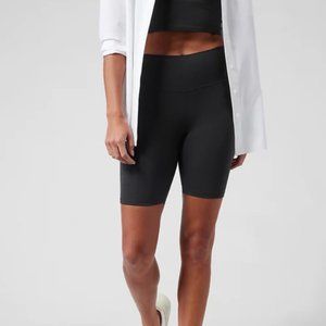 Athleta Transcend 7 Bike Short NWT